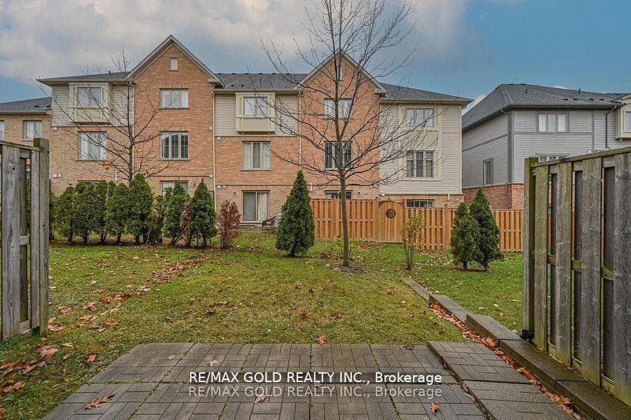 31 Bergamont Road photo 38
