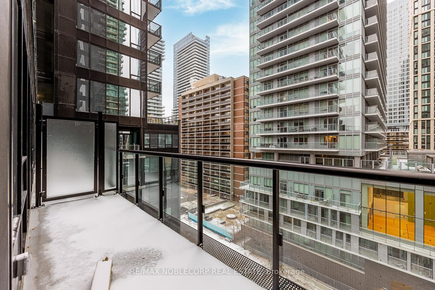 117 Broadway Avenue Unit 817 photo 18