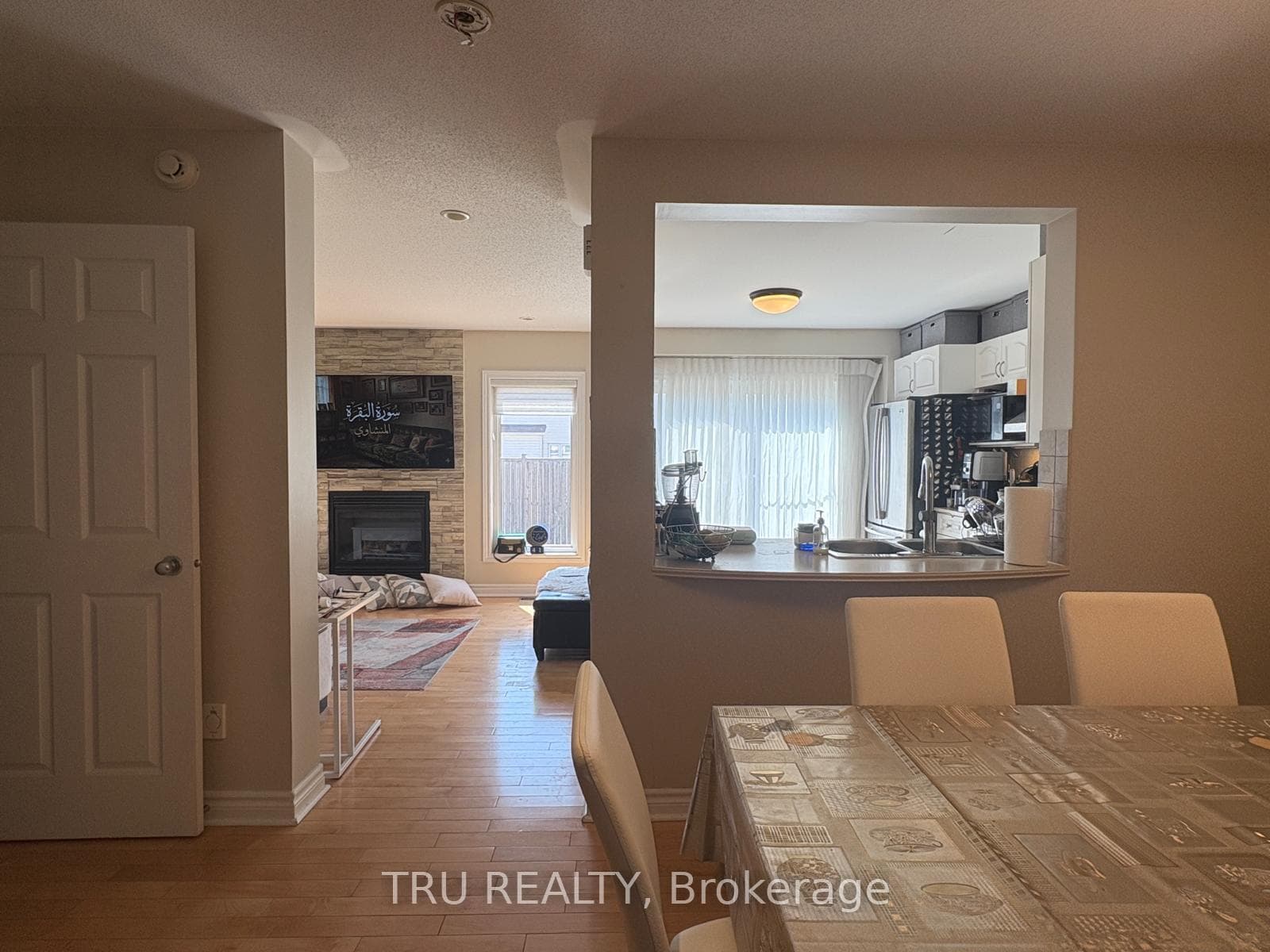 684 Beatrice Drive photo 12