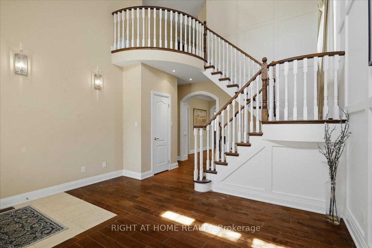 31 Christy Drive photo 7