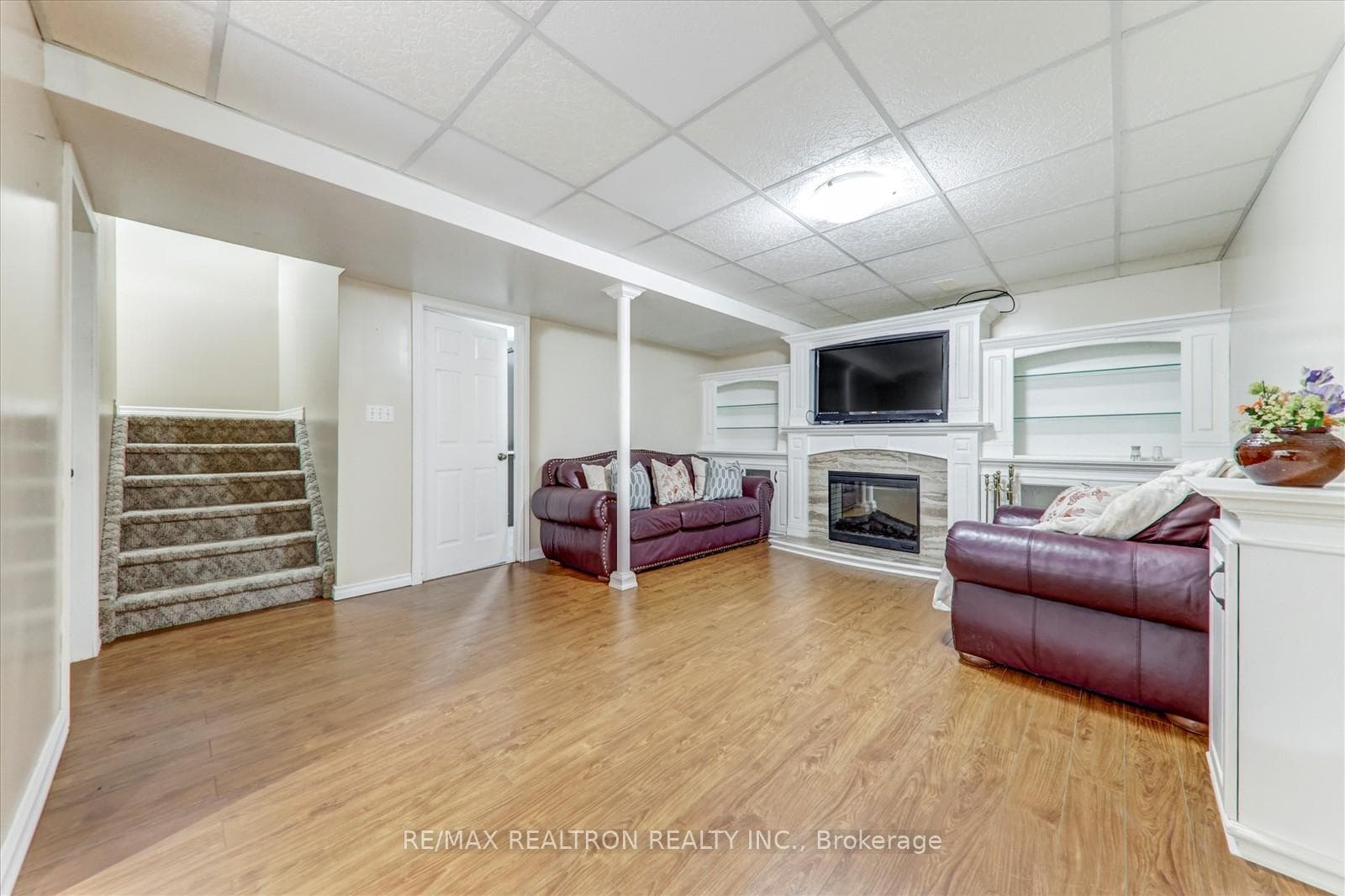 54 Stagemaster Crescent photo 19