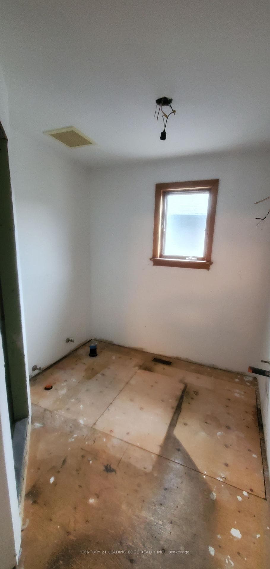 93 Stuart Avenue photo 25