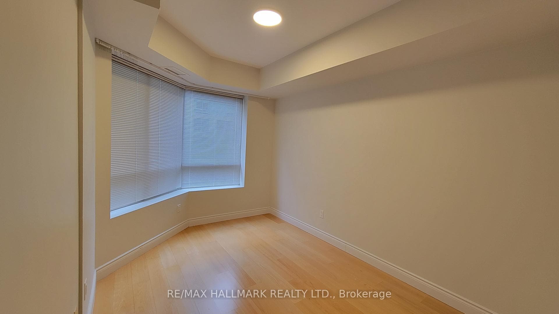 77 Mcmurrich Street Unit 414 photo 8