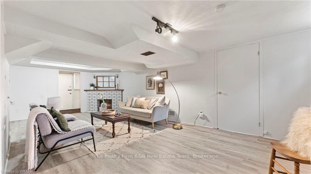 596 GRANT Street photo 25