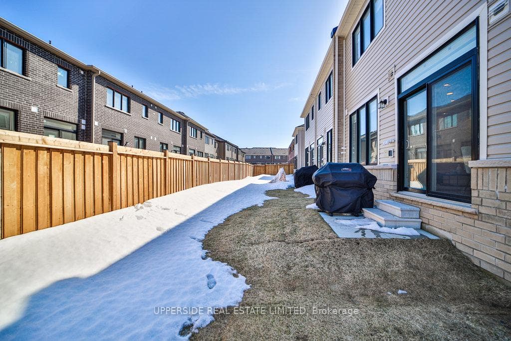 7 Milady Crescent photo 40