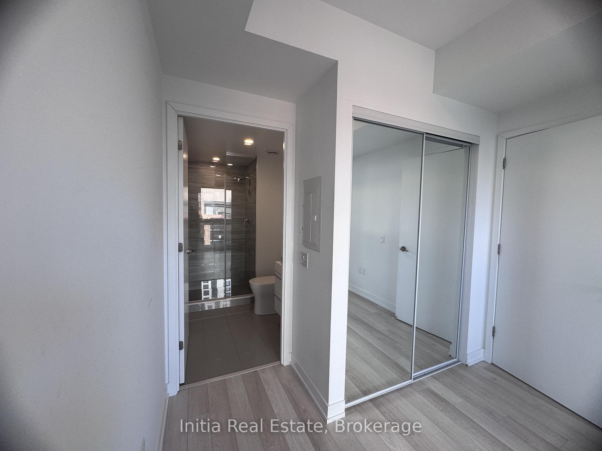 39 Roehampton Avenue Unit 802 photo 19