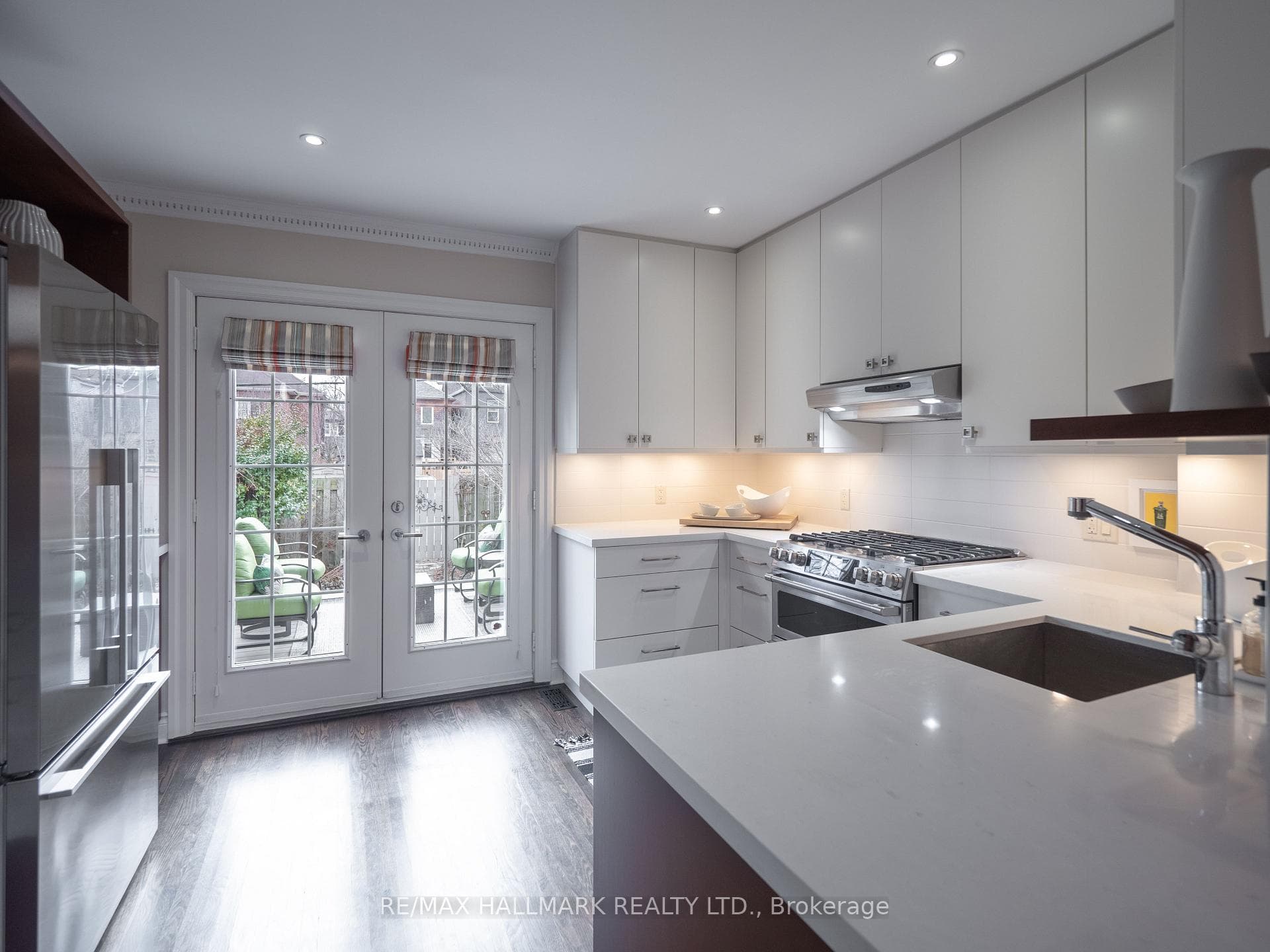 237 Fulton Avenue photo 11