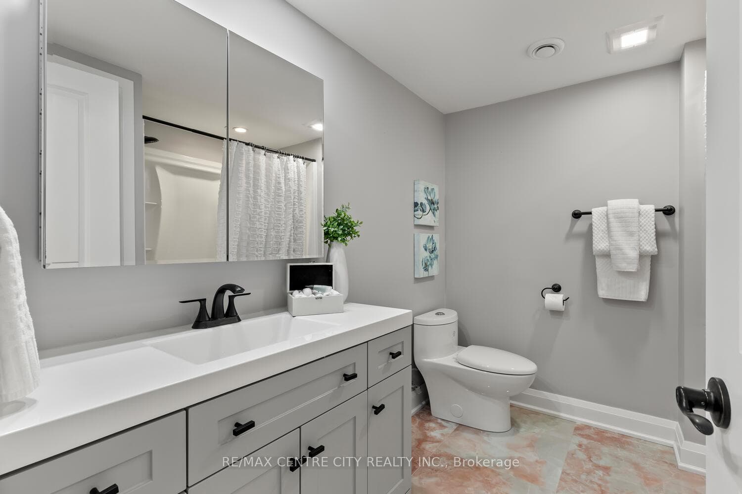 103 Crimson Crescent photo 29