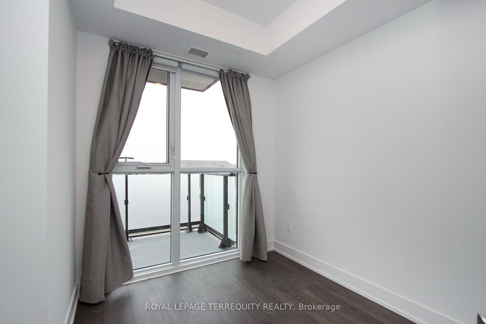 2550 Simcoe Street Unit 318 photo 19