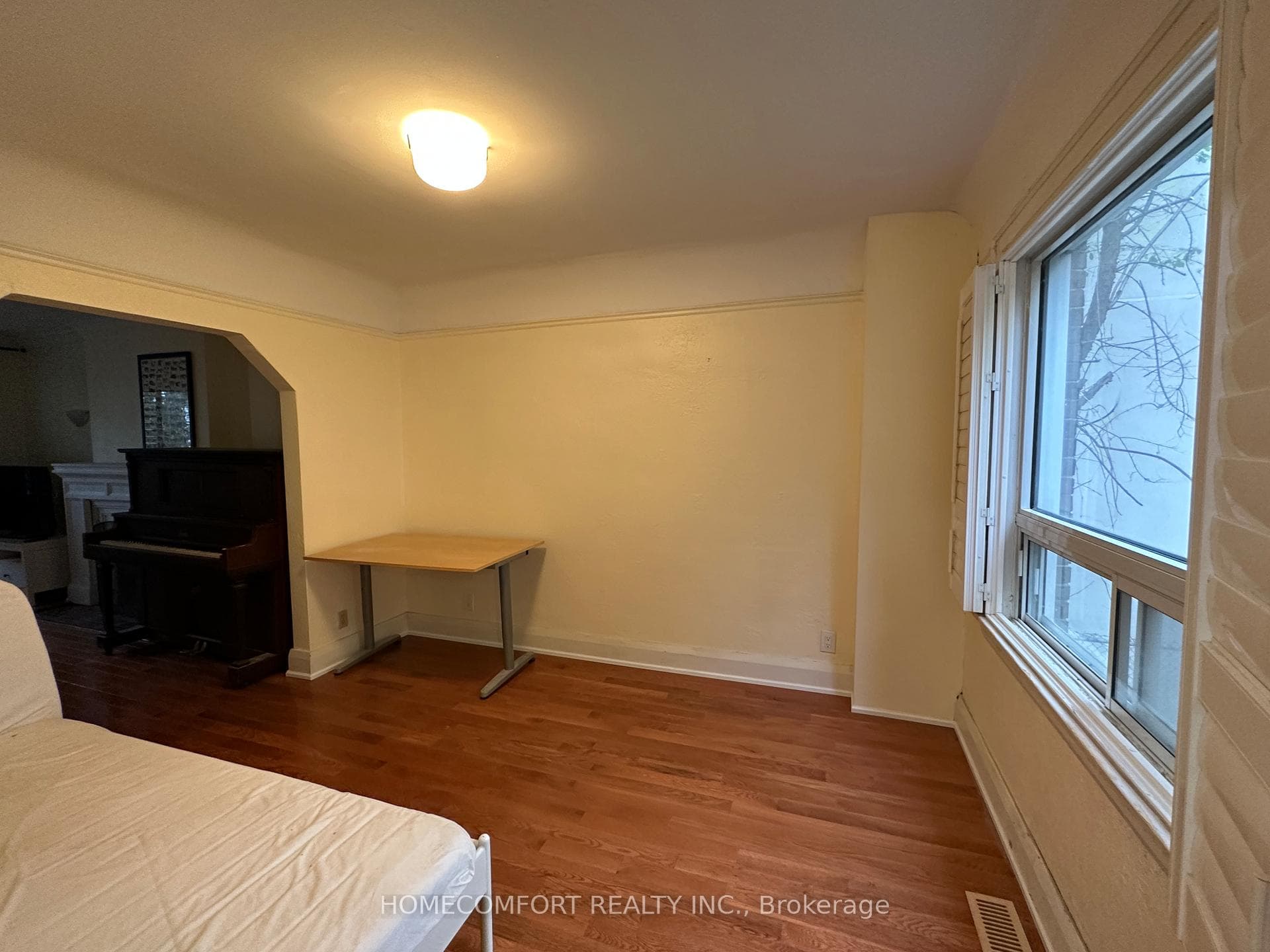 745 Millwood Road photo 3