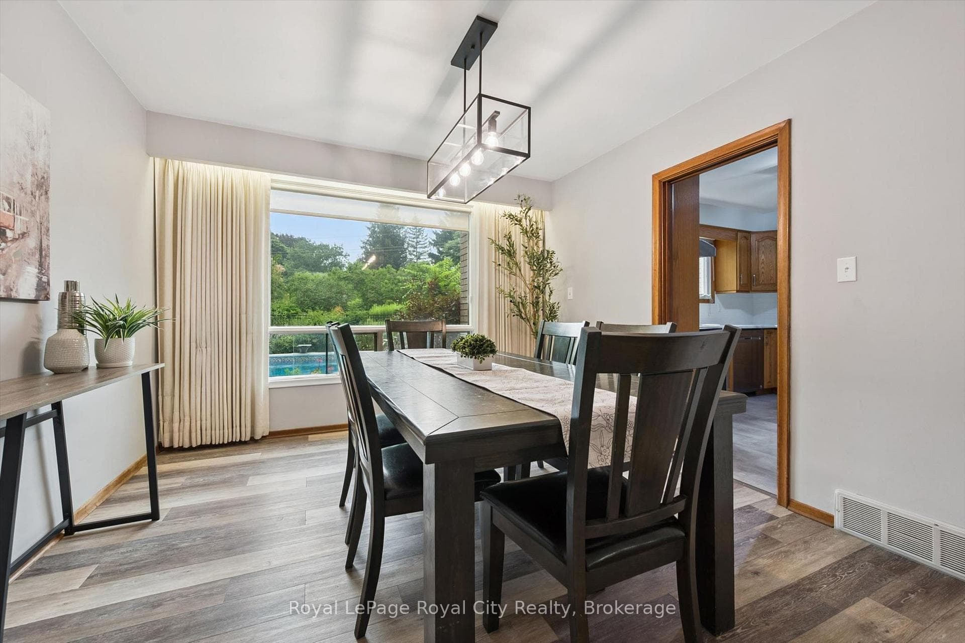 30 Westminster Avenue photo 12
