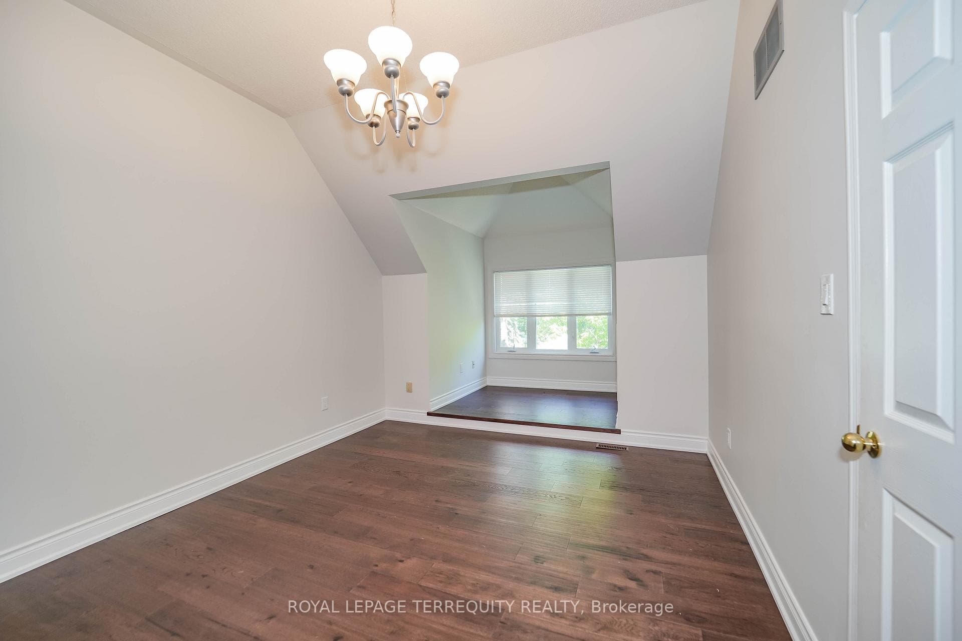 3883 Trelawny Circle photo 25