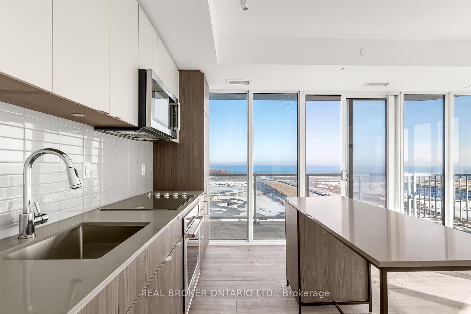 220 Missinnihe Way Unit 612 photo 17