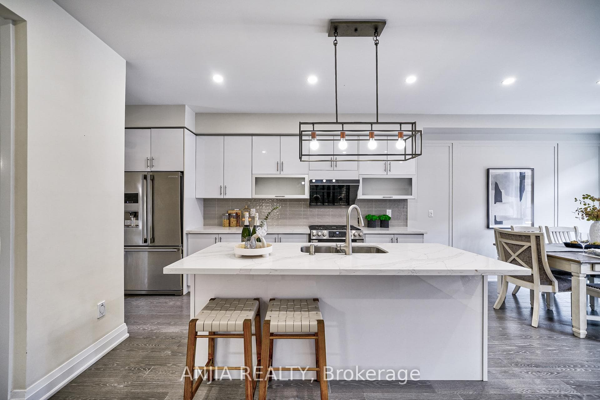 27 Nardini Lane photo 14