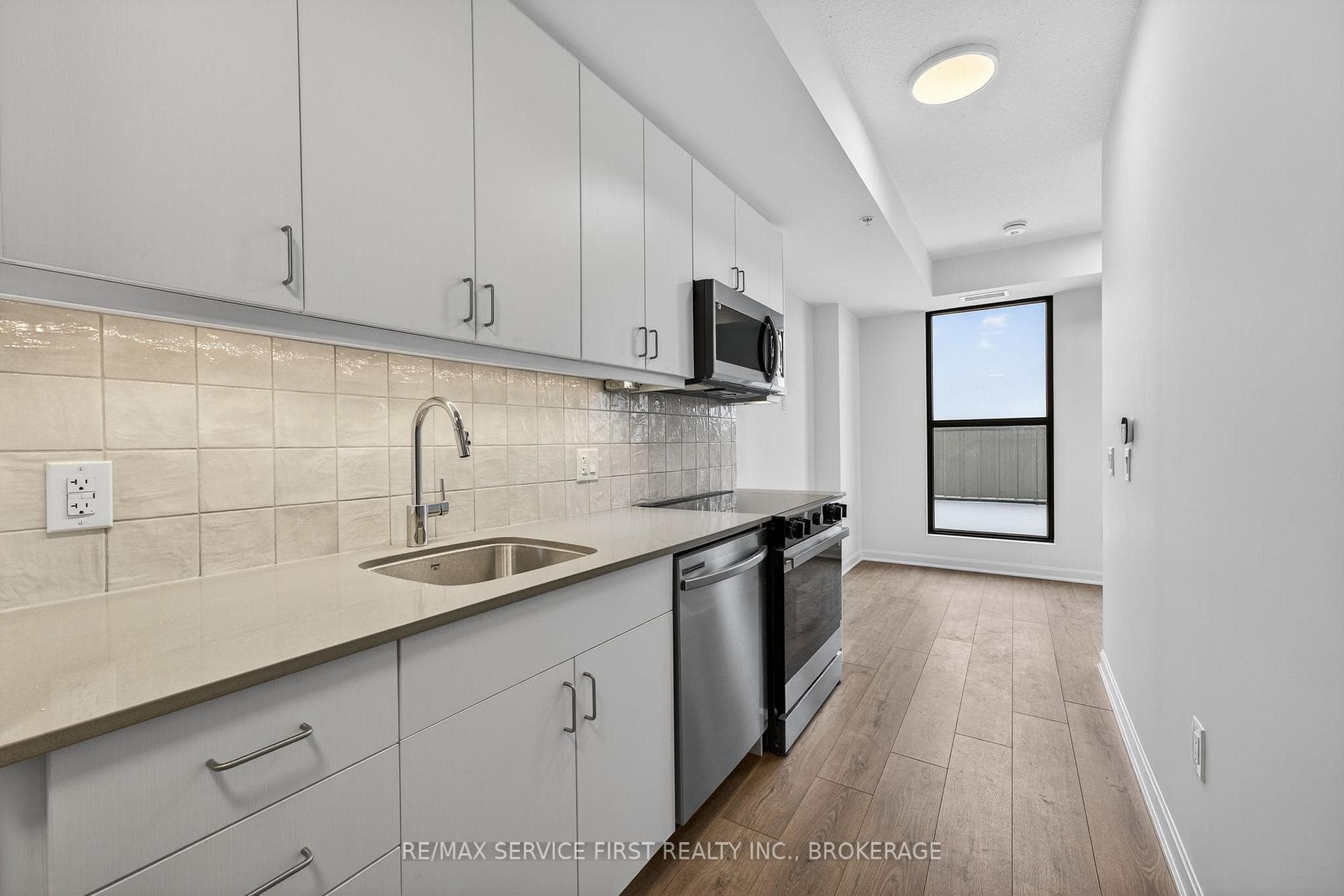 223 Princess Street Unit 613 photo 8