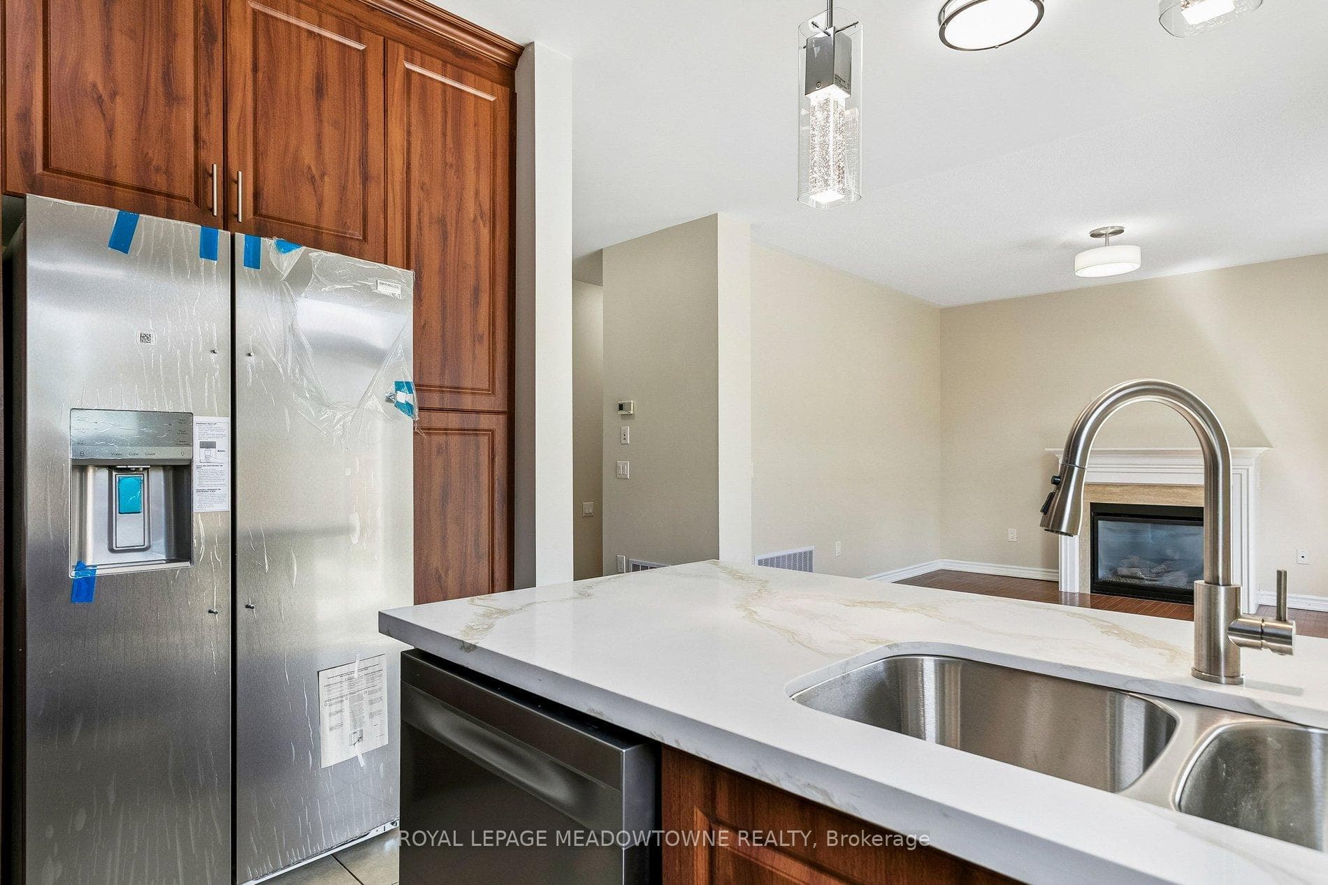 15 Learmont Avenue Unit Upper photo 18
