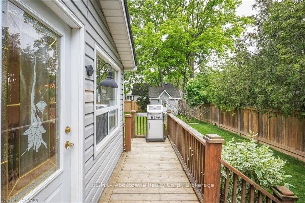 105 VICTORIA Street photo 31