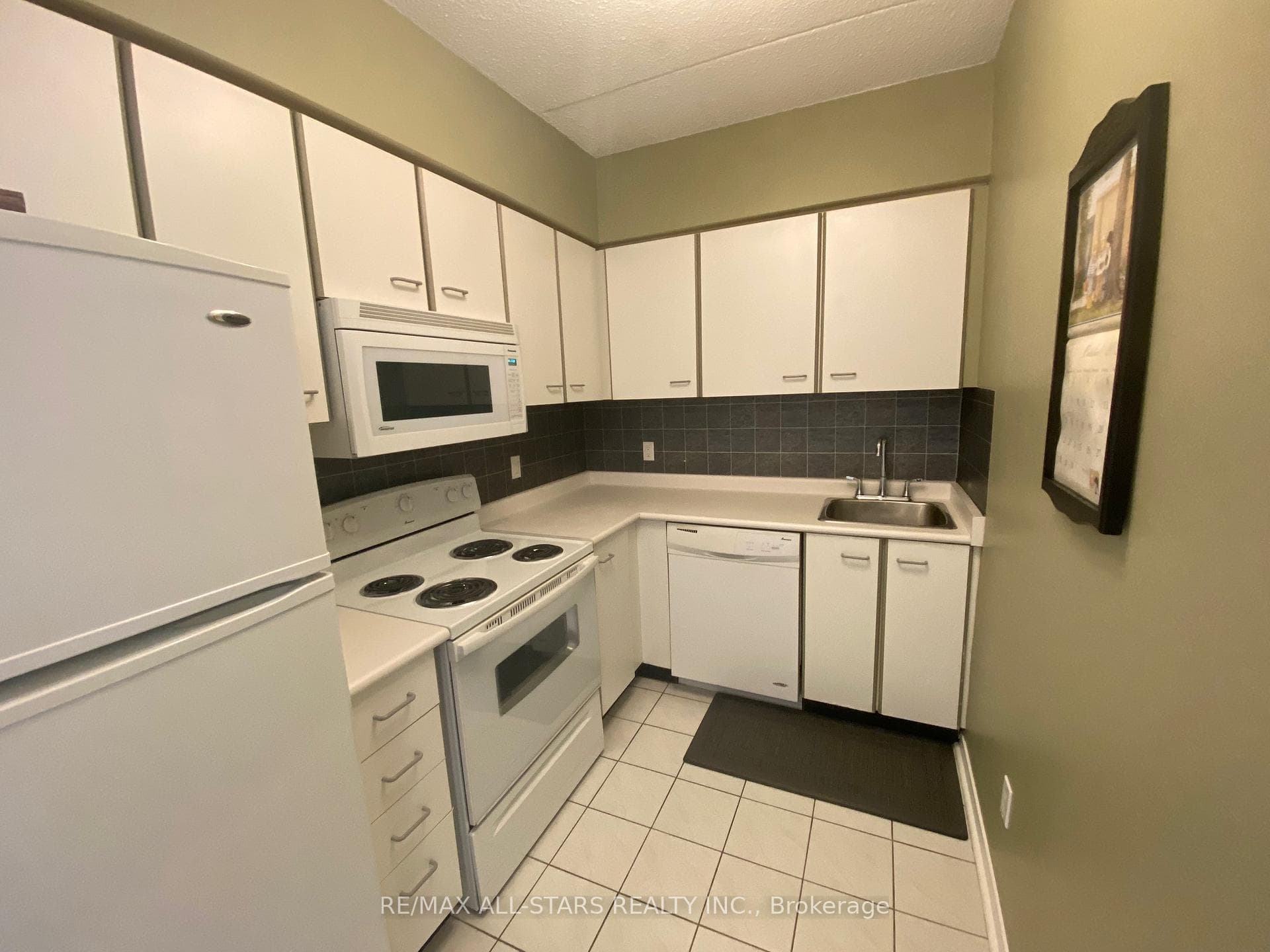 155 Riverglen Drive Unit 215 photo 4