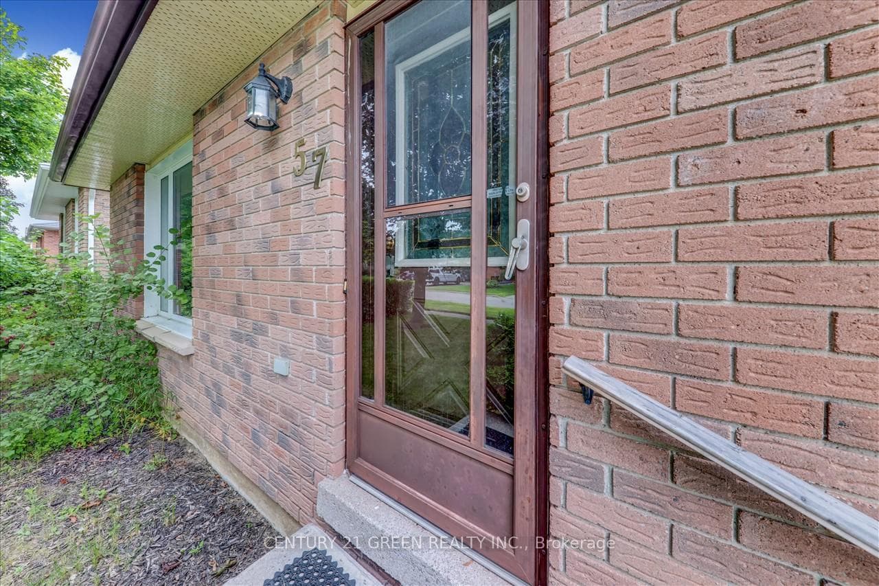 57 Madill Crescent photo 5