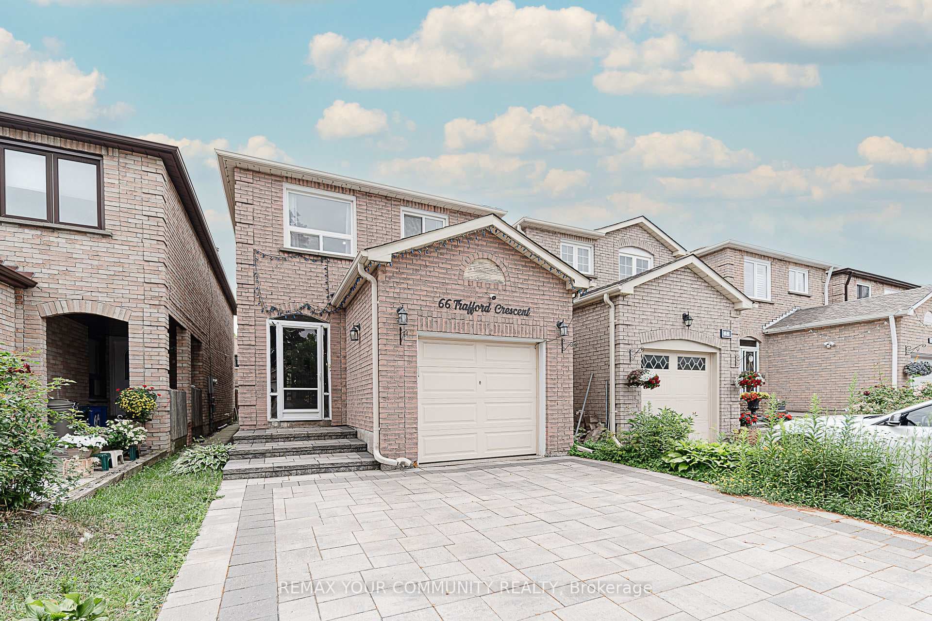 66 Trafford Crescent photo 2