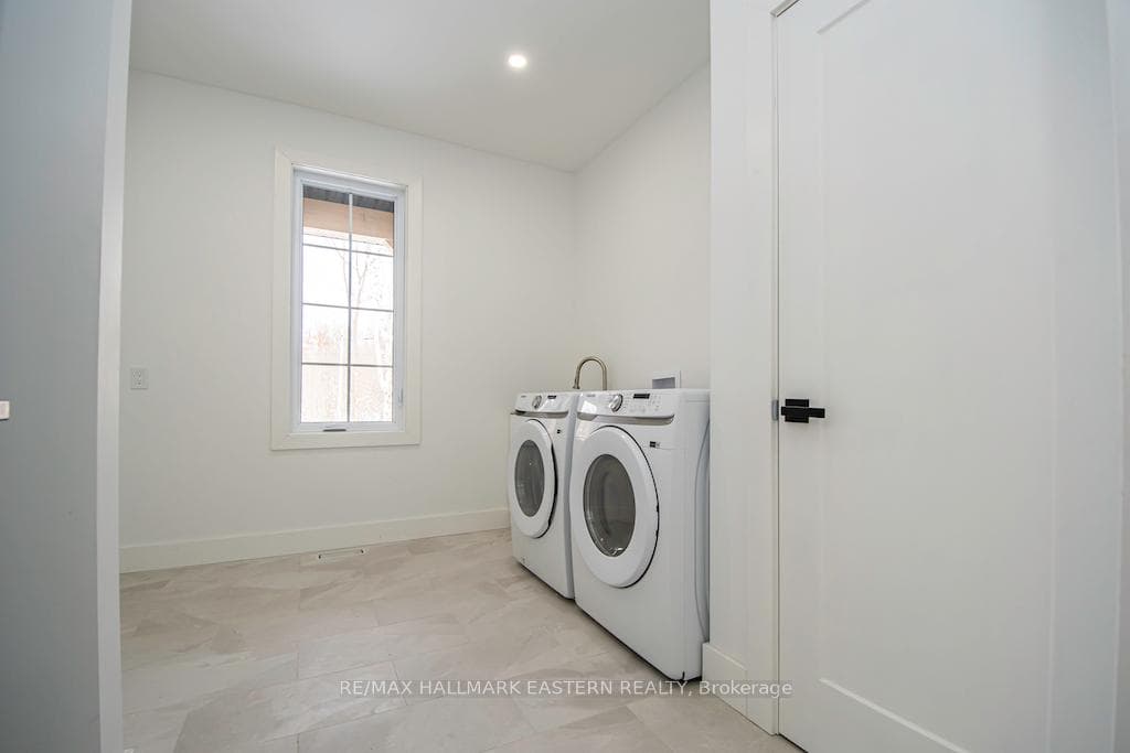 11 Maplewood Court photo 27