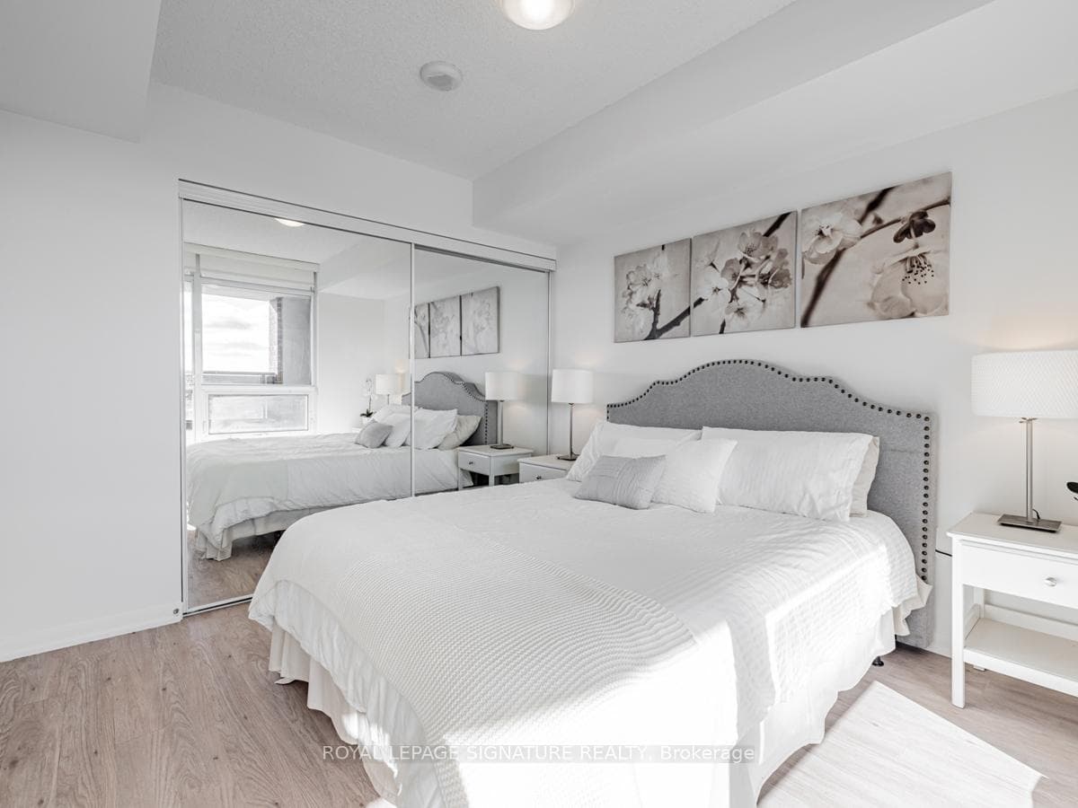 800 Lawrence Avenue Unit 513 photo 22