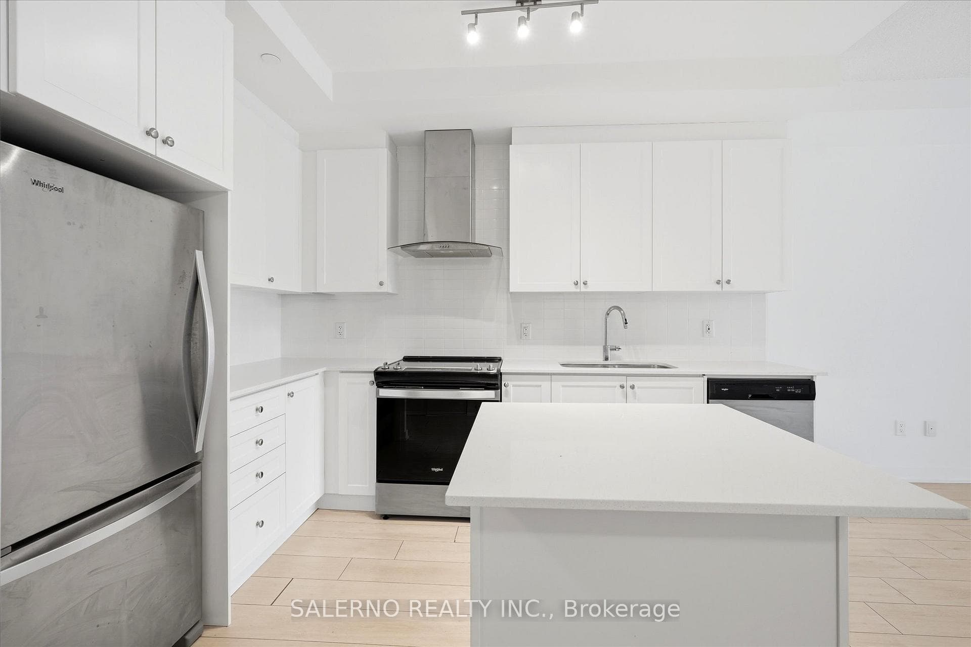 55 Duke Street Unit 329 photo 4