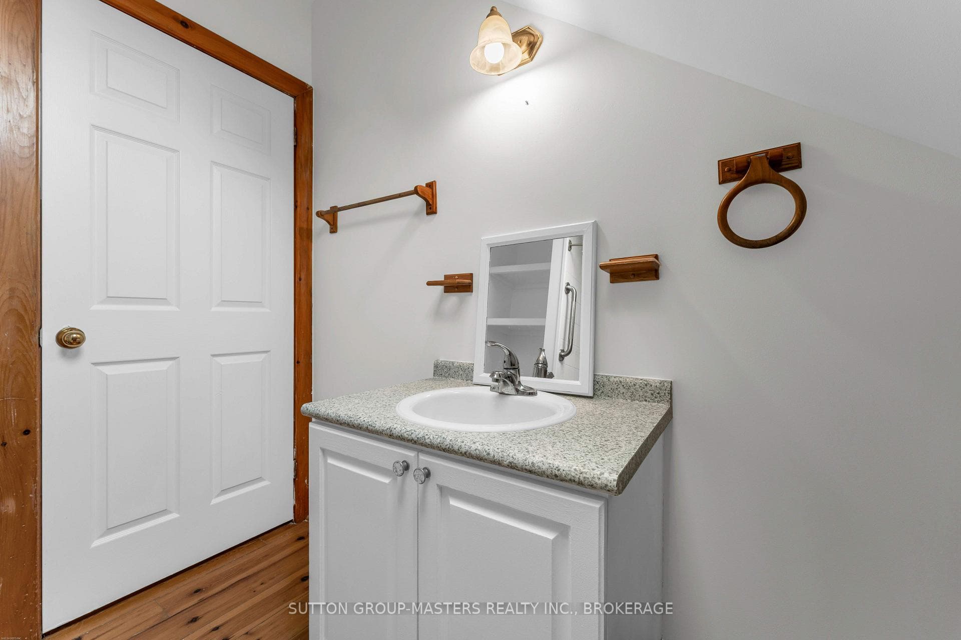 1062 Montreal Street photo 27