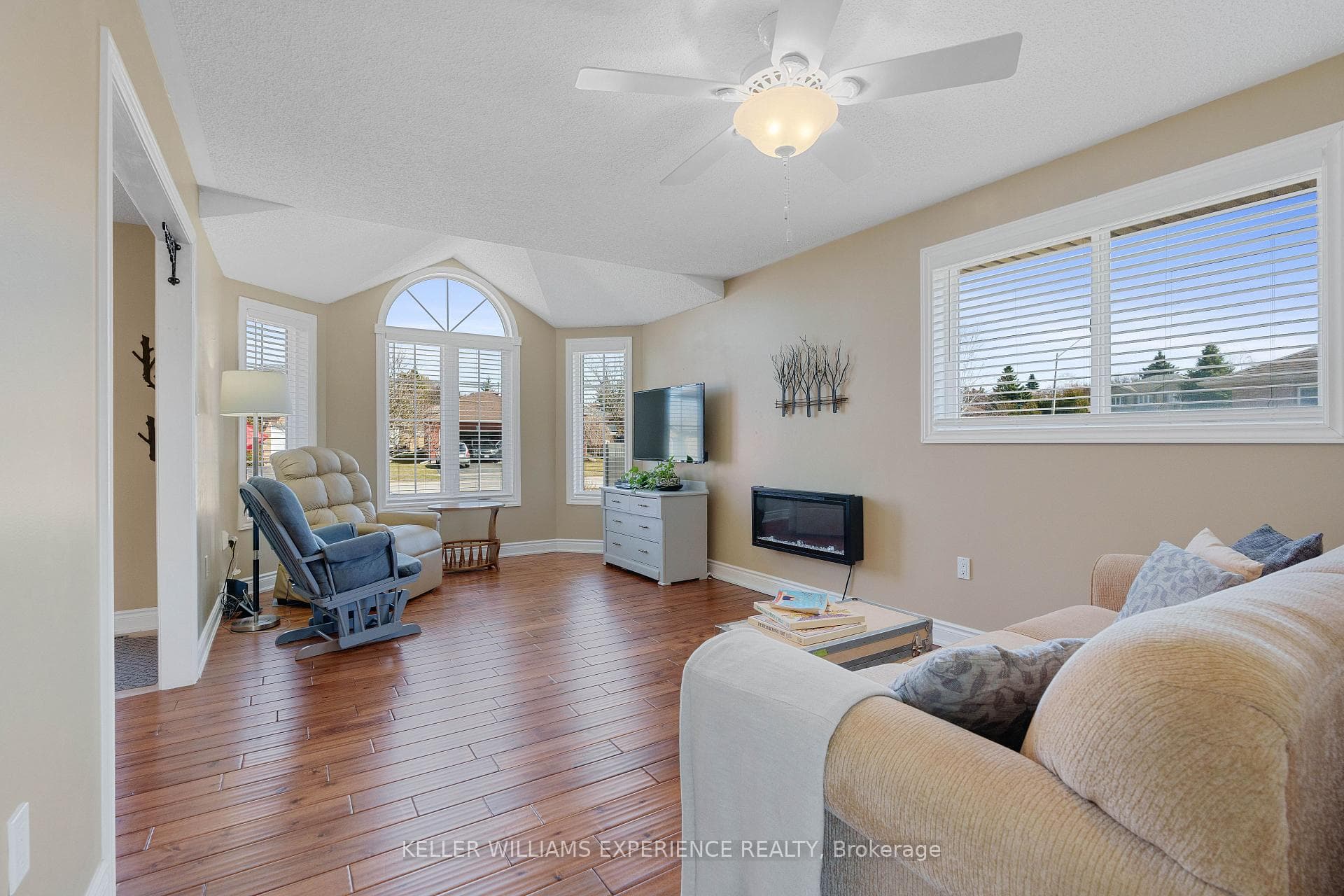 21 LEWIS Drive photo 8