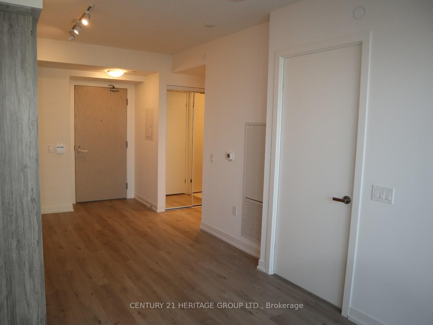 138 Downes Street Unit 2705 photo 7