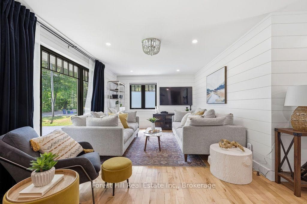 415 Wellington Street photo 23