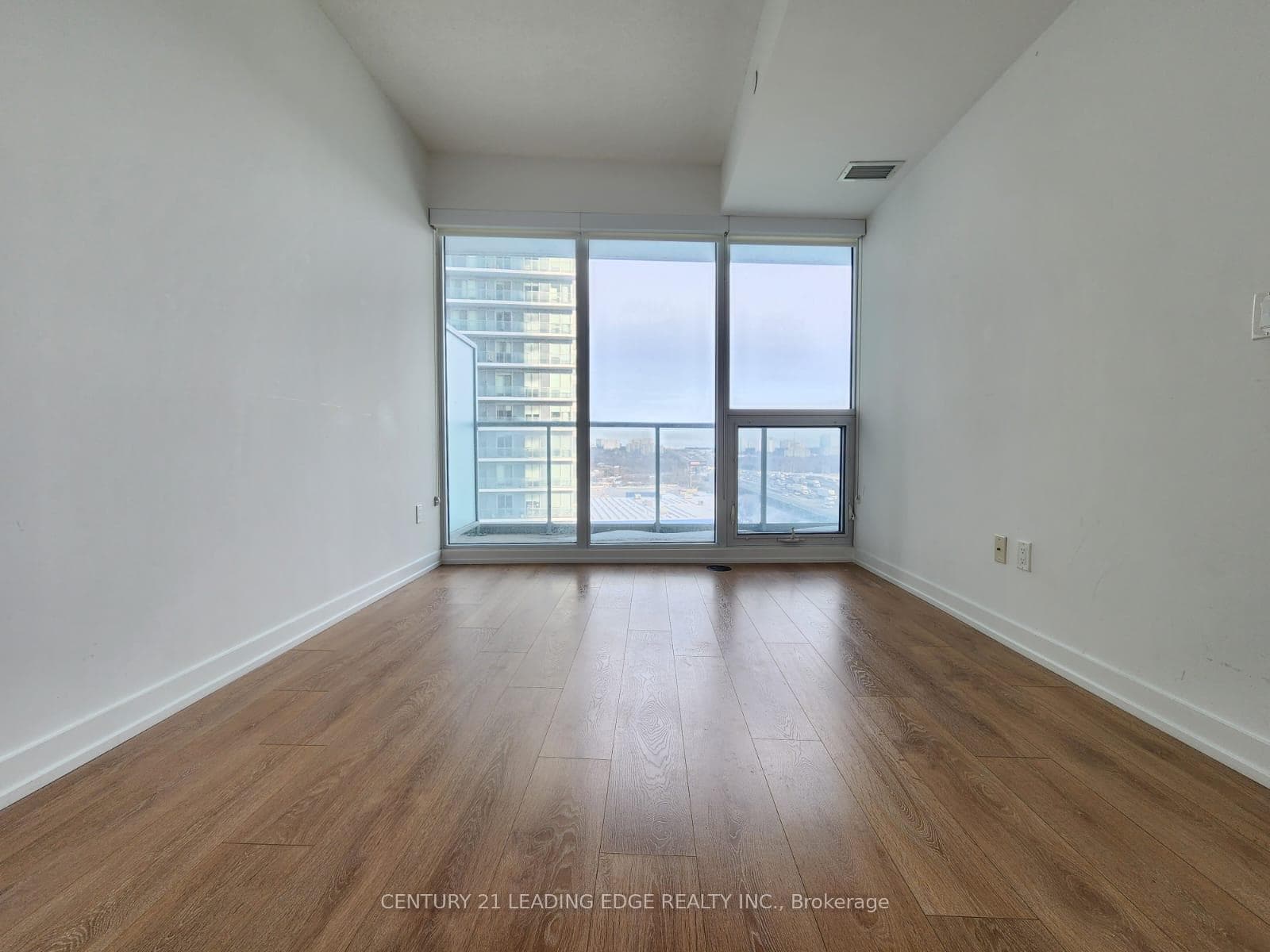 115 Mcmahon Drive Unit 709 photo 17