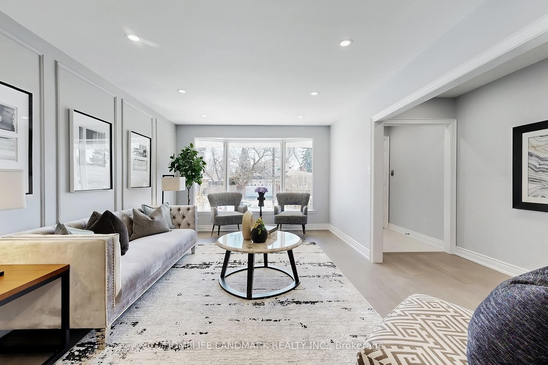 38 Pebblehill Square photo 3