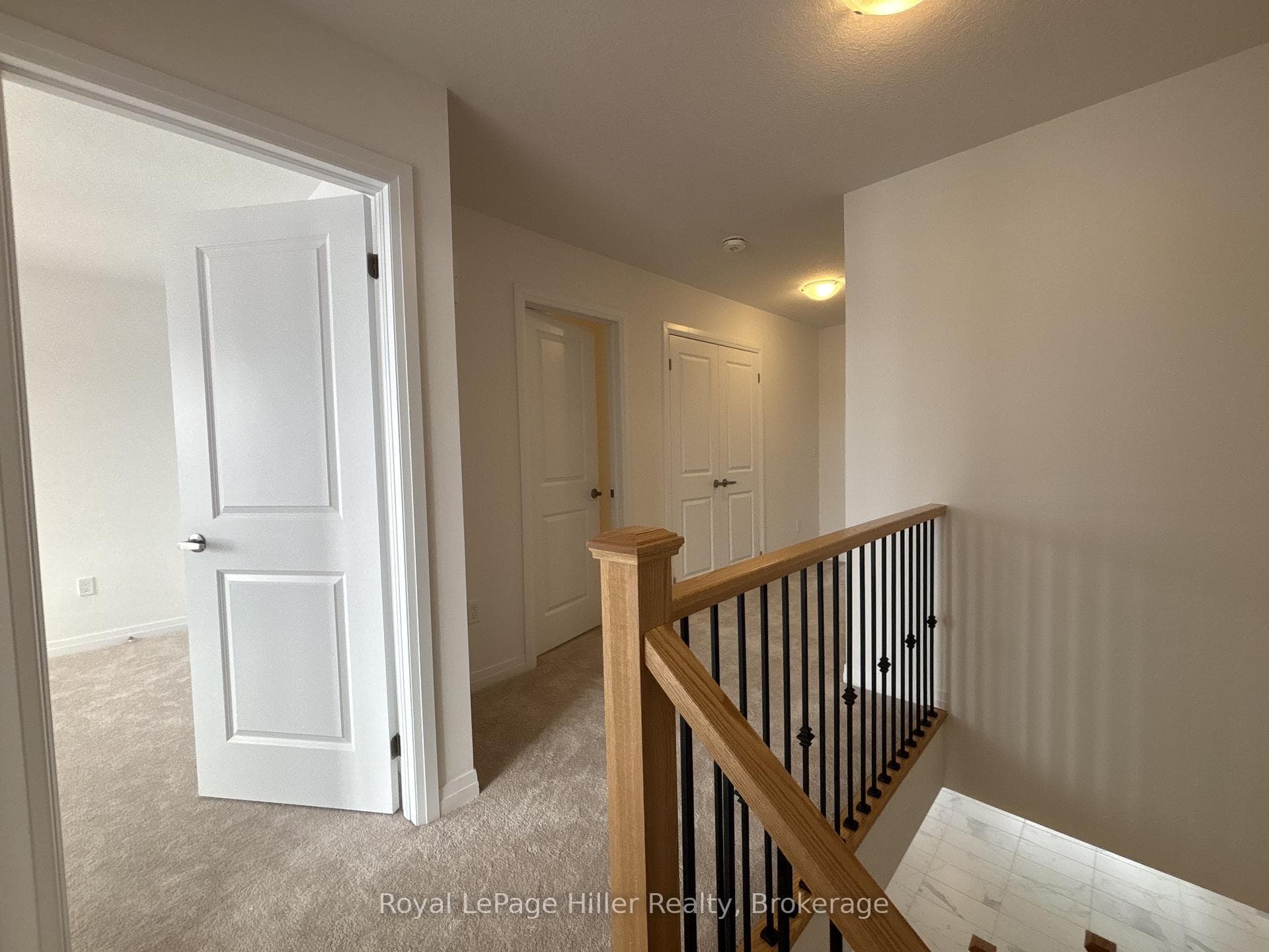 105 Manuel Street photo 7