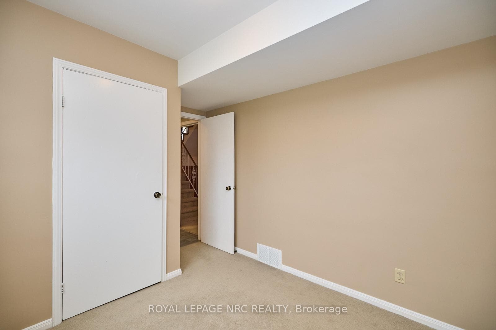 2545 Woodfield Avenue photo 38