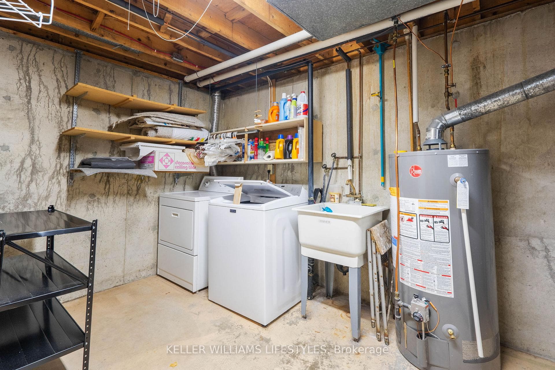 345 Everglade Crescent photo 40