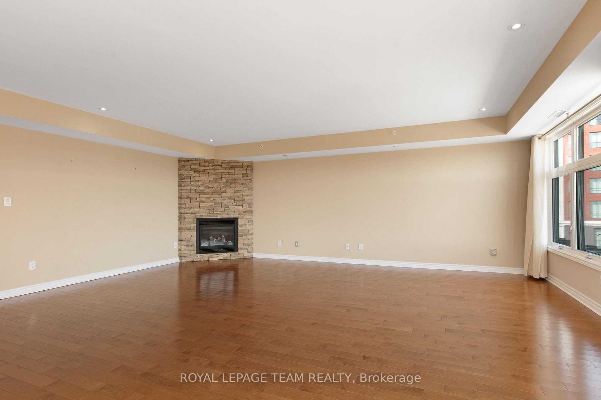 659 Sue Holloway Drive Unit 401 photo 13