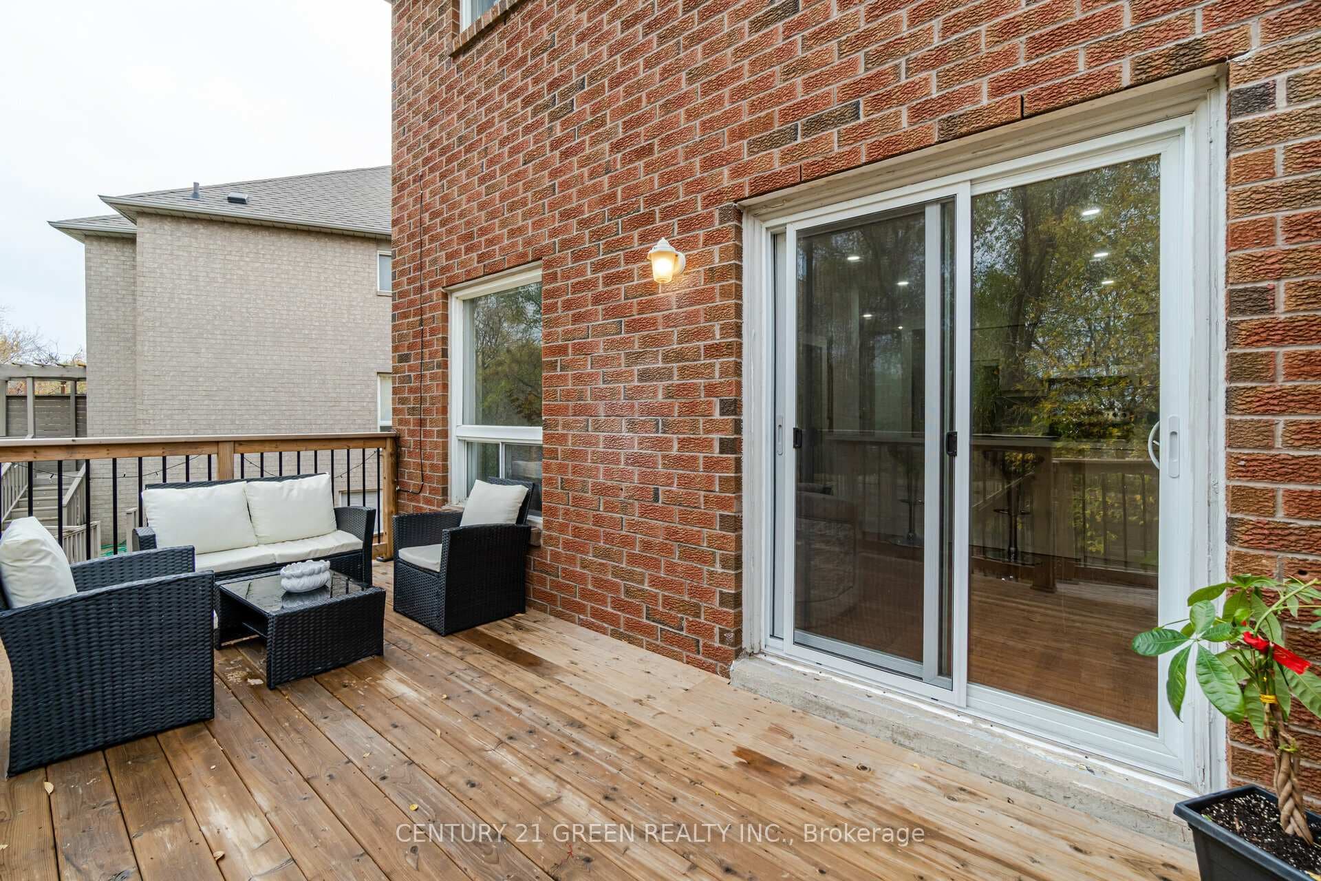 1610 Autumn Crescent photo 35