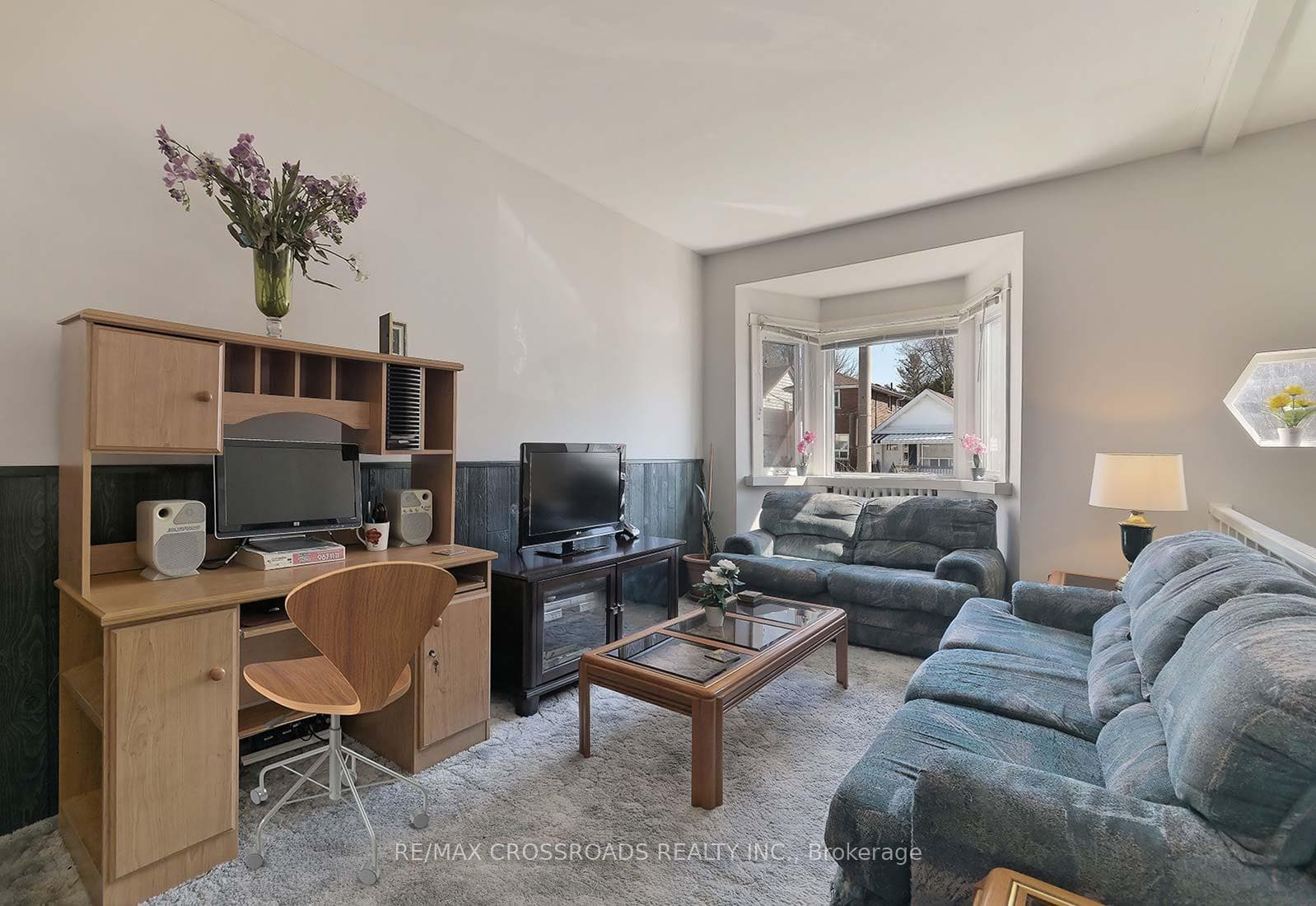 160 King Edward Avenue photo 5