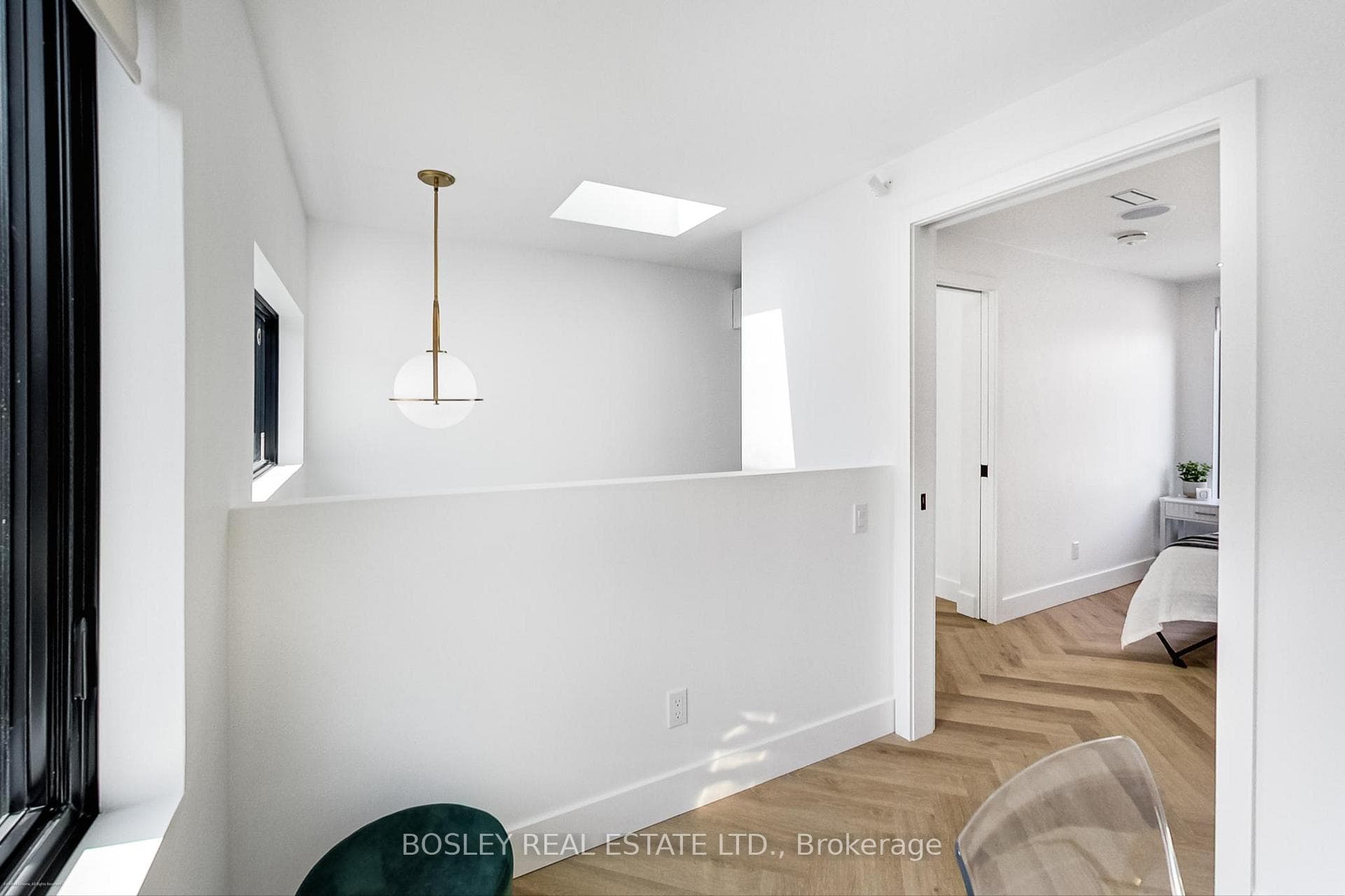 13R Mansfield Avenue photo 27