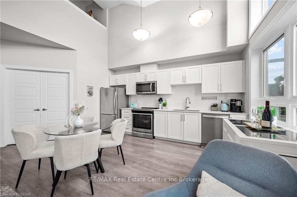35 KINGSBURY SQUARE Square Unit 414 photo 12