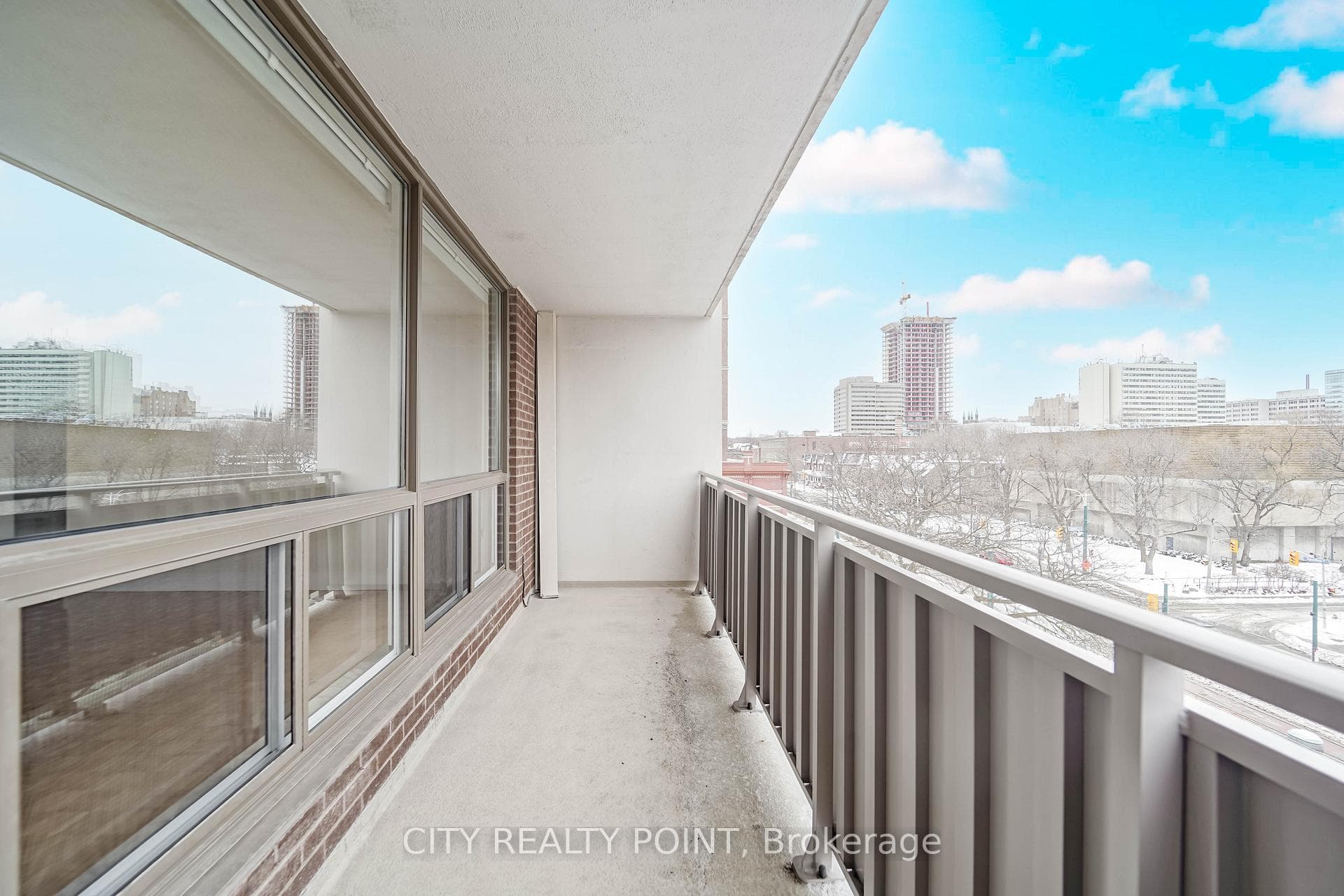 666 Spadina Avenue Unit 2403 photo 4