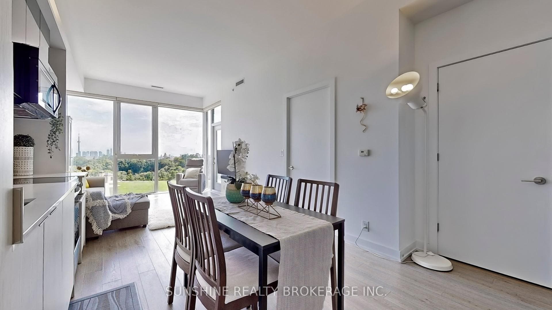 6 Parkwood Avenue Unit 709 photo 11