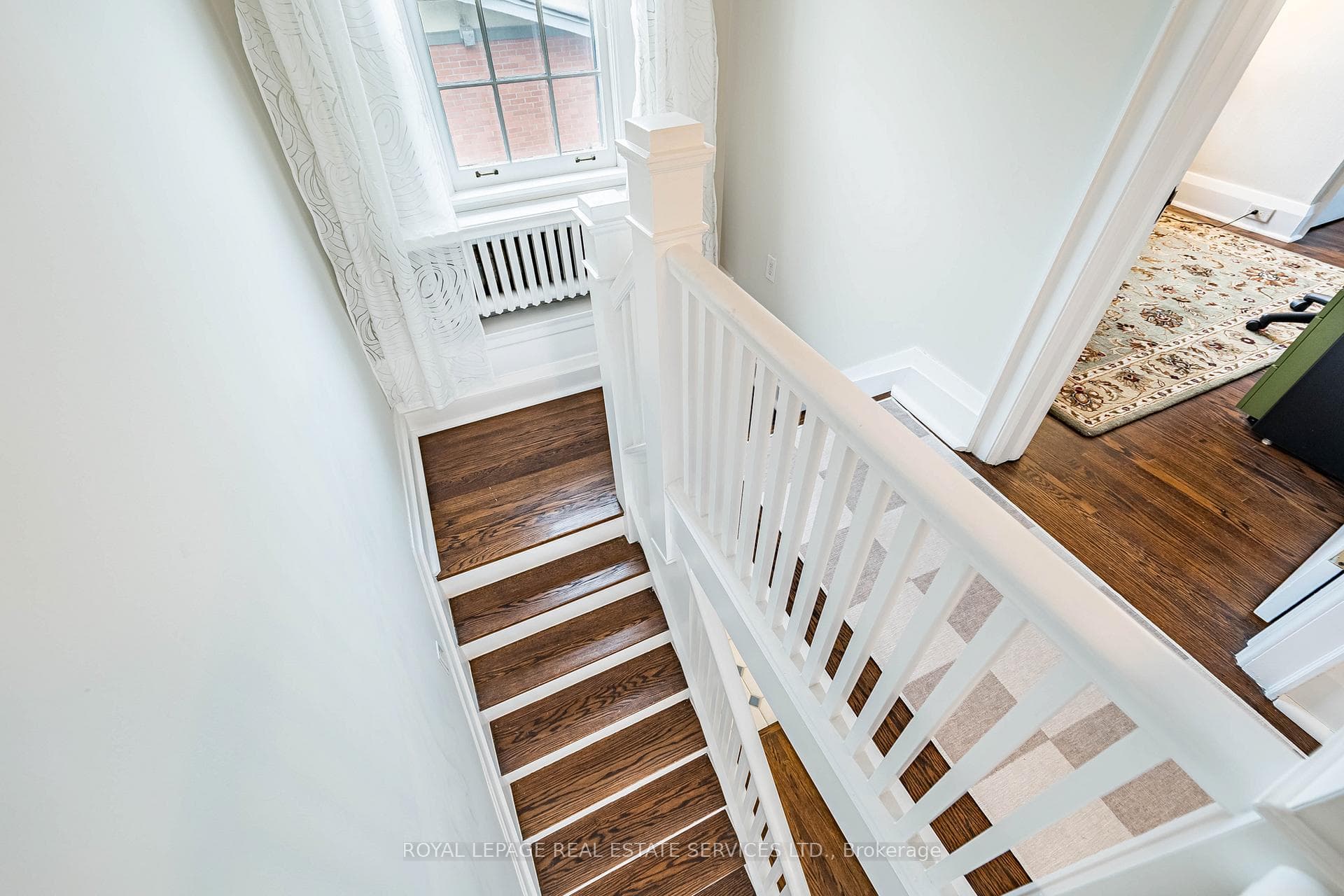 99 Elizabeth Street photo 22