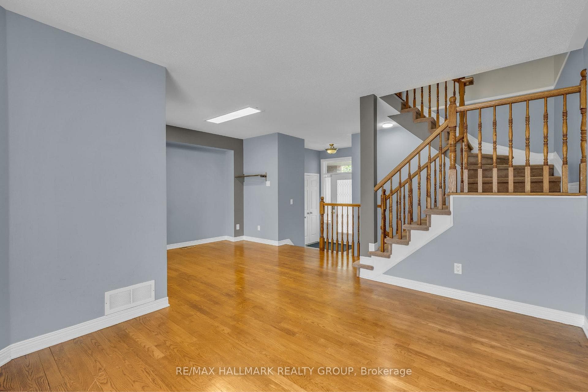 124 Kimberwick Crescent photo 6