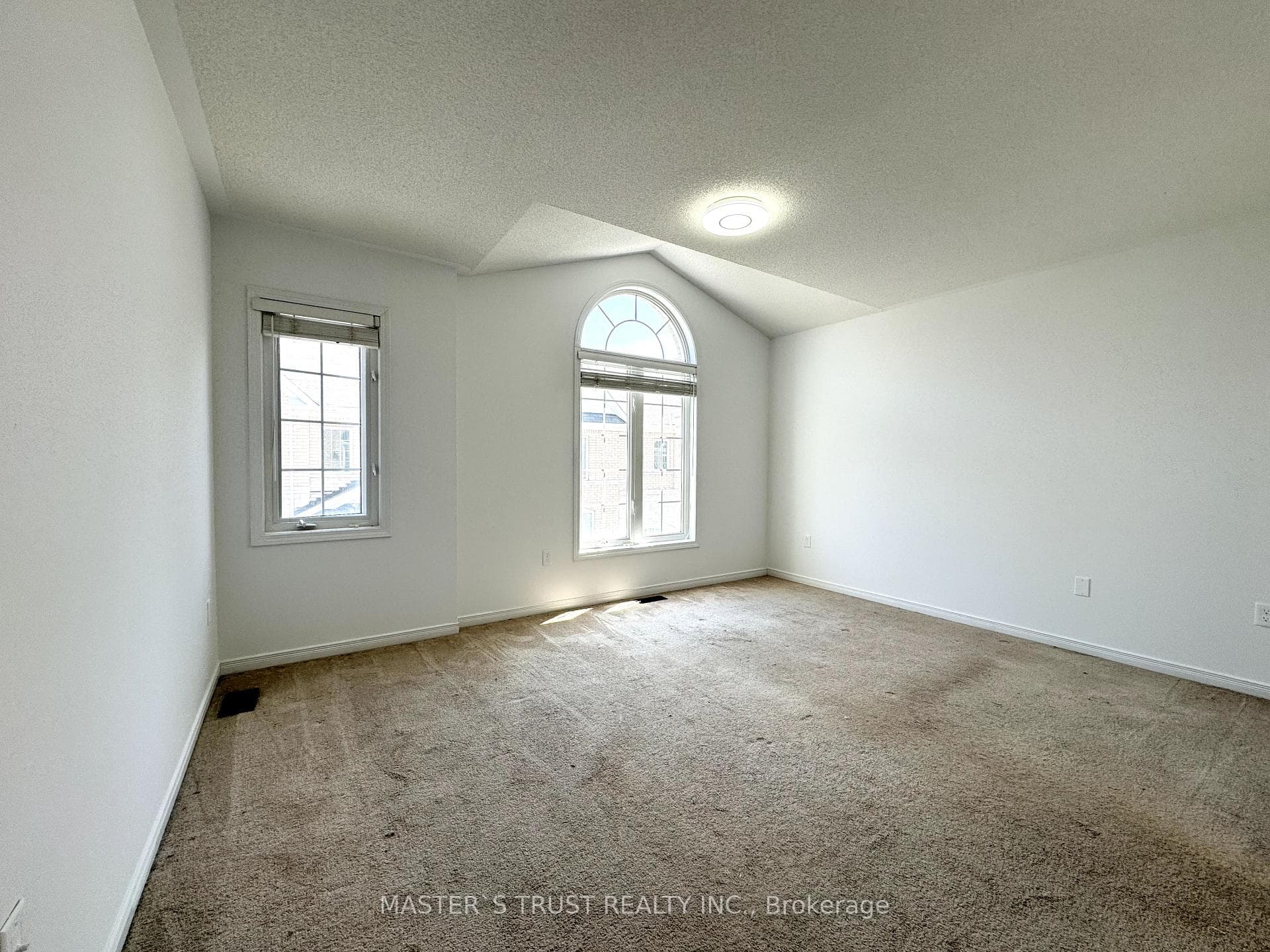 530 Kingston Road Unit 17 photo 10