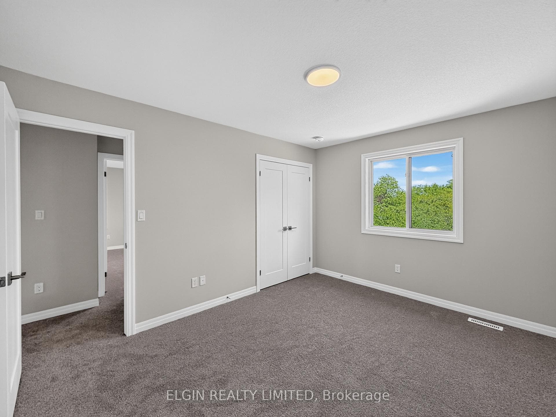 30 Hemlock Crescent photo 18