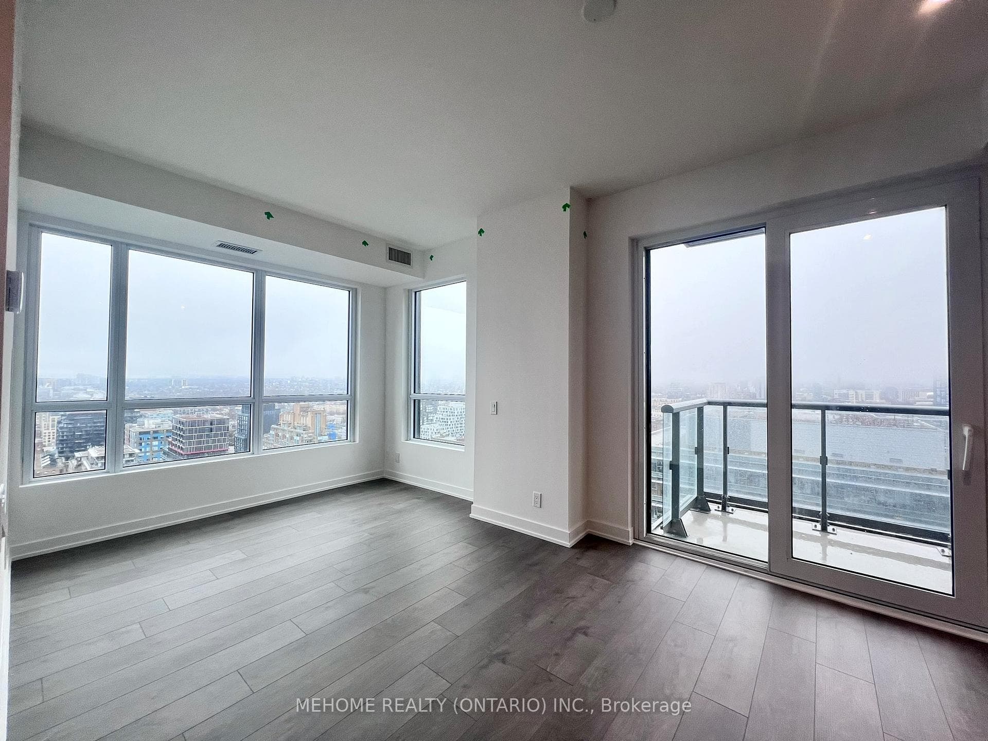 108 Peter Street Unit 2813 photo 9