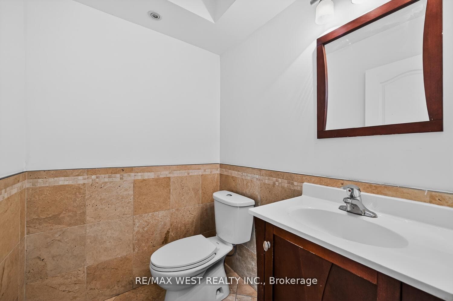 75 Forestgrove Circle photo 16