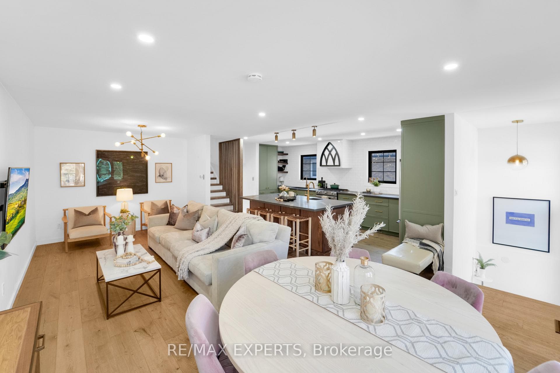 64 Hesp Drive photo 2